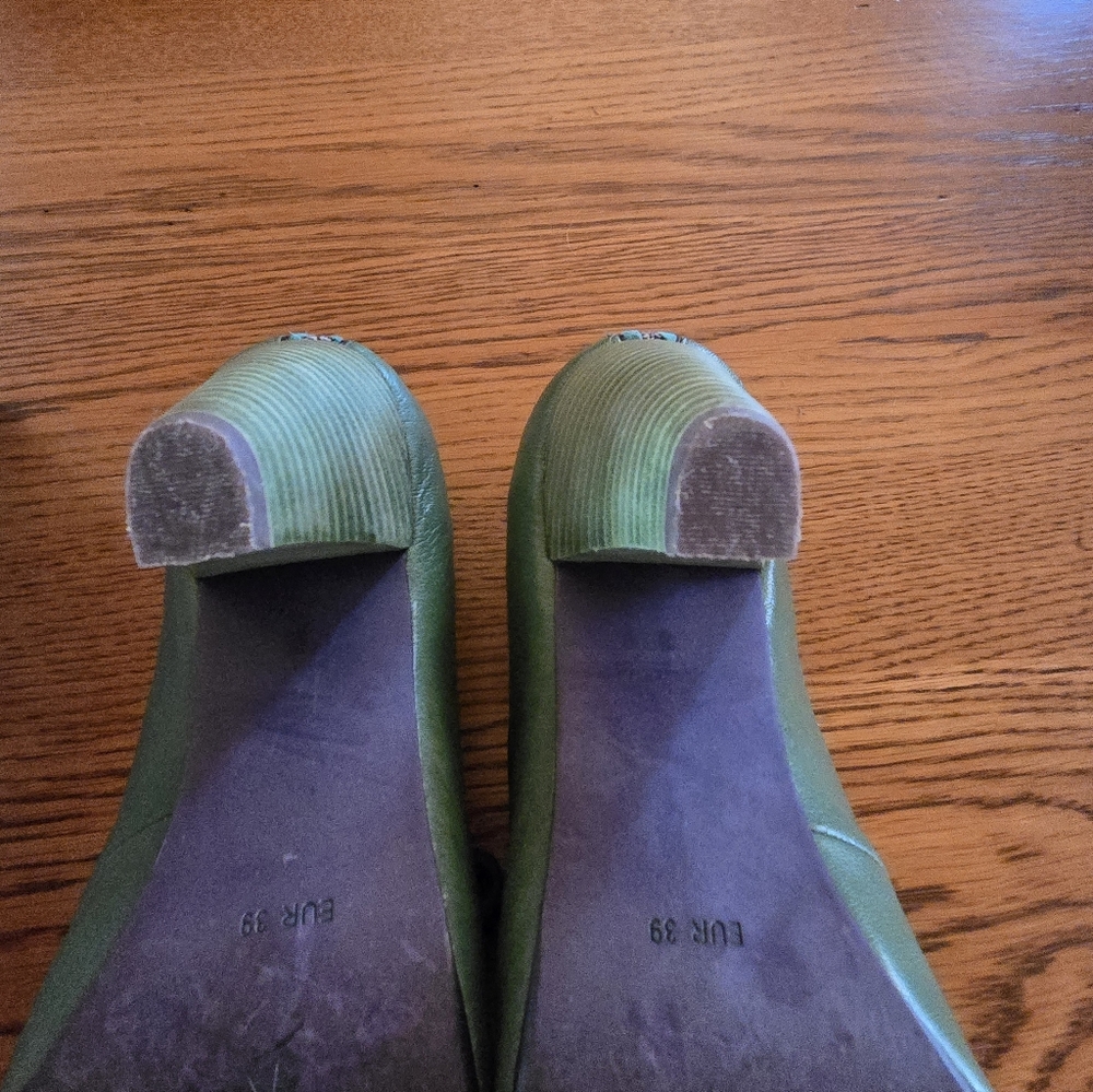 Poetic License Shoes. Size 8/ 39 Emerald Green - Picture 10 of 16